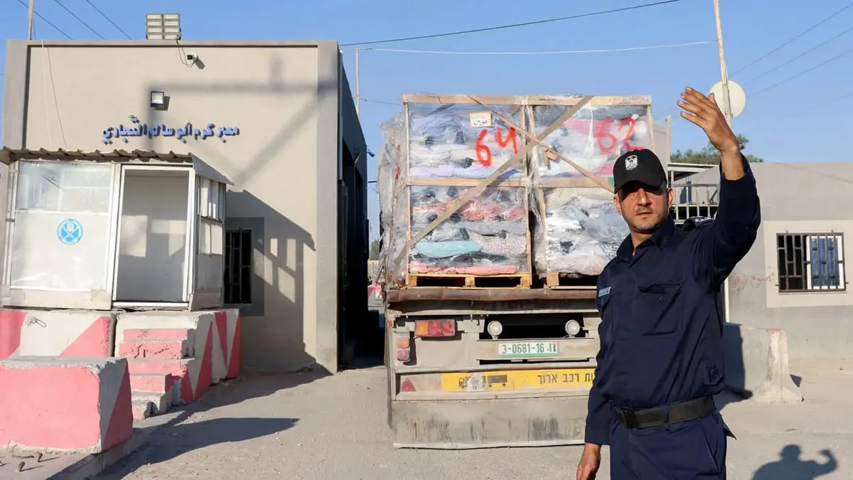 "الفوضى" تمنع إيصال المساعدات إلى غزة من معبر كرم أبو سالم 