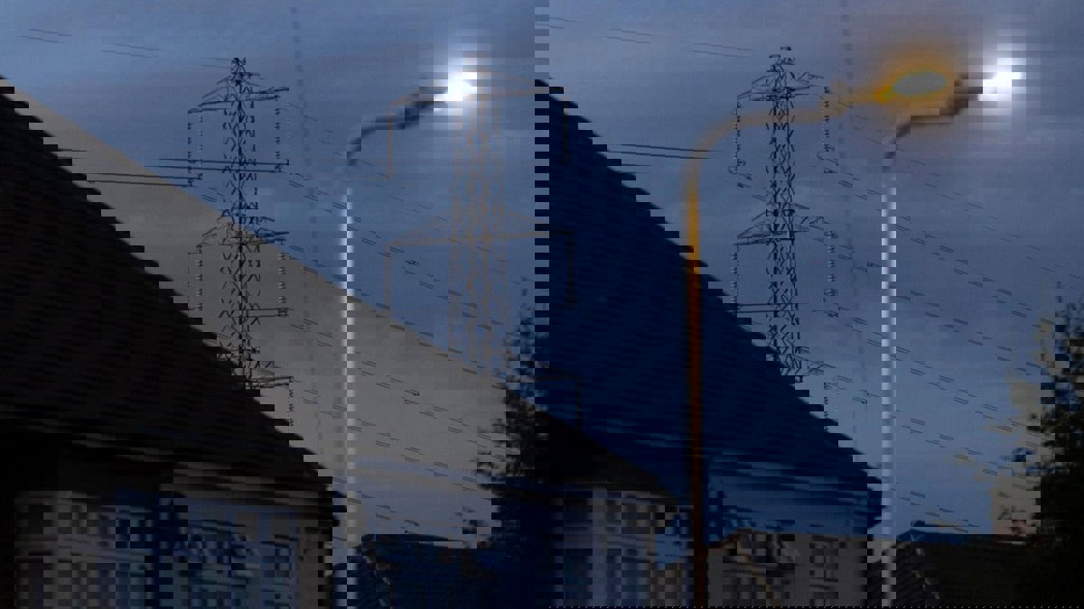 مخاوف انقطاع الكهرباء تدفع البريطانيين لشراء مولدات كهربائية وملابس ثقيلة