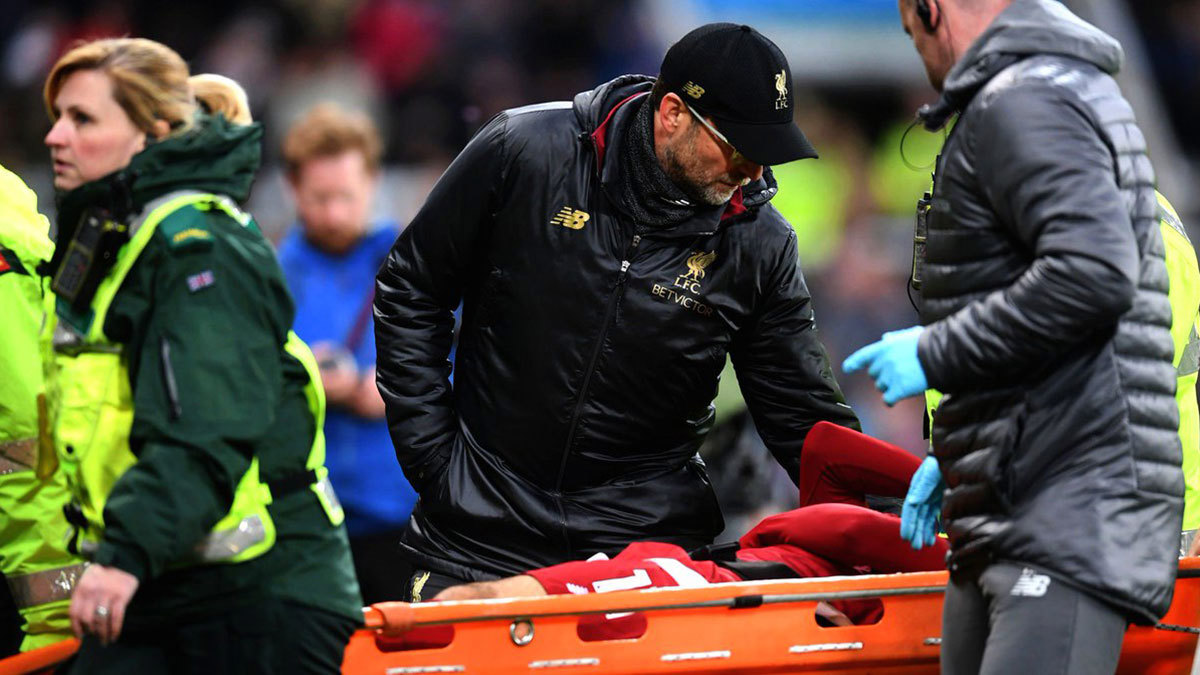 لوفرين يطمئن الجمهور على محمد صلاح بعد إصابته القوية في مباراة ليفربول ونيوكاسل