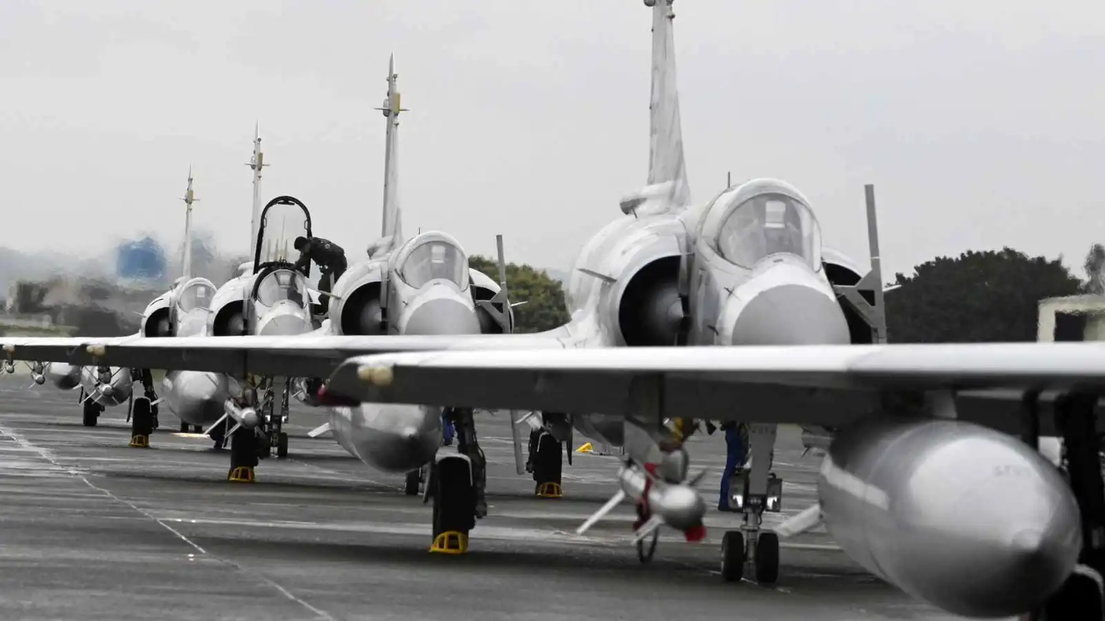 واشنطن توافق على أول صفقة أسلحة لتايوان منذ عودة ترامب