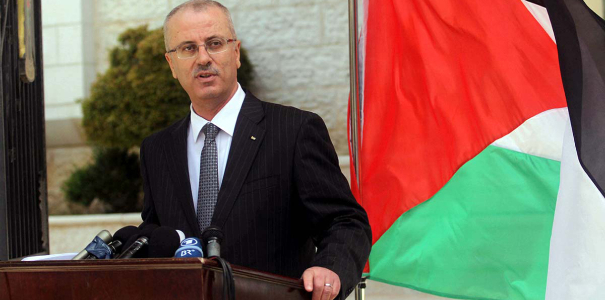 رئيس الوزراء الفلسطيني يصل قطاع غزة وسط حقل ألغام