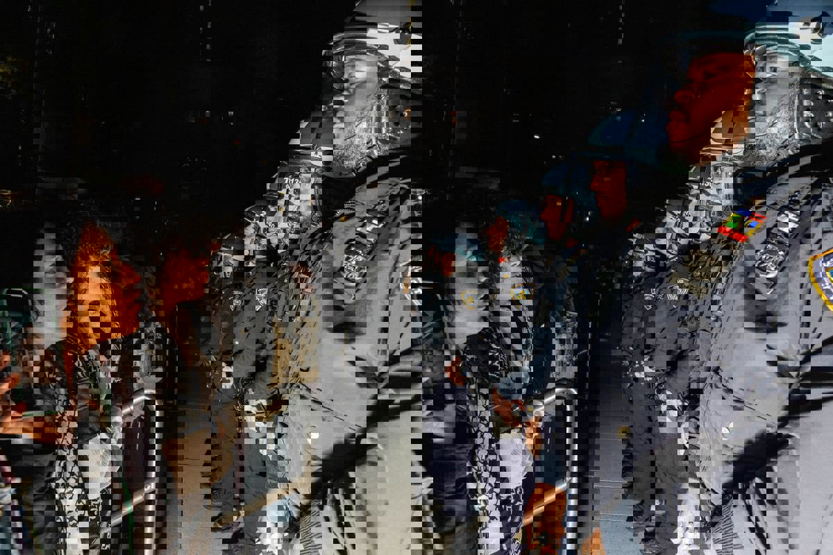 هل تخرق الشرطة الدستور الأمريكي الذي يمنع الاعتقال بسبب الرأي؟