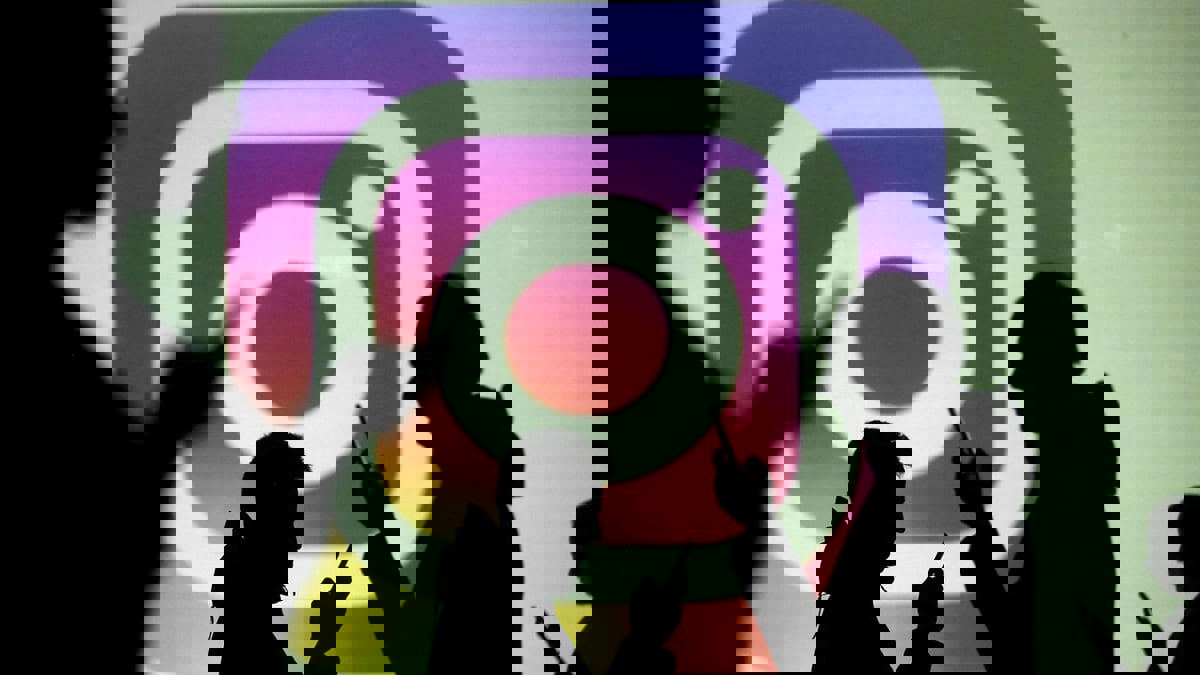 "إنستغرام" تضيف أدوات جديدة للتحكم في المحتوى الحساس