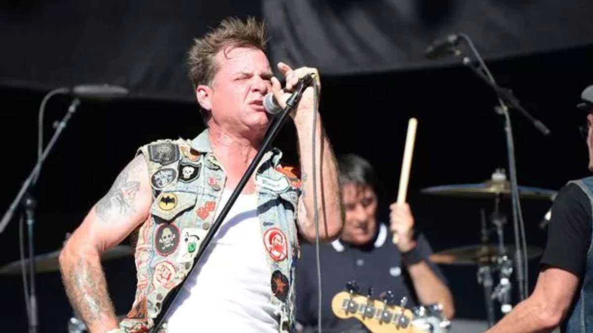 ديفيد ريتش يكشف عن إصابته بسرطان "الخلايا الحرشفية"