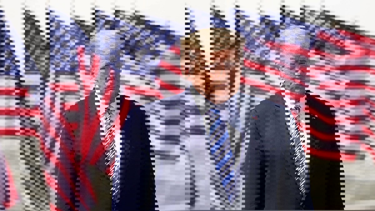 نائب إيراني: أمريكا قد تشن حربا للخروج من أزمة كورونا