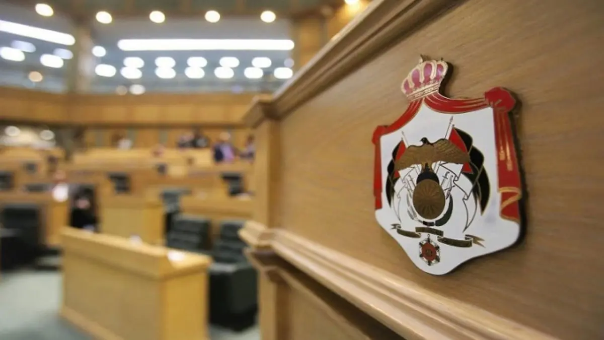 مشروع لتعديل الدستور يثير جدلا بالأردن.. هل سحبت الحكومة الولاية من نفسها؟