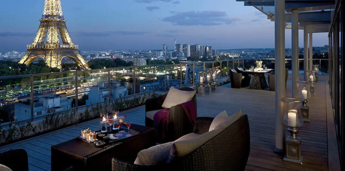 هجمات باريس تلقي بظلالها على حجوزات الفنادق في فرنسا