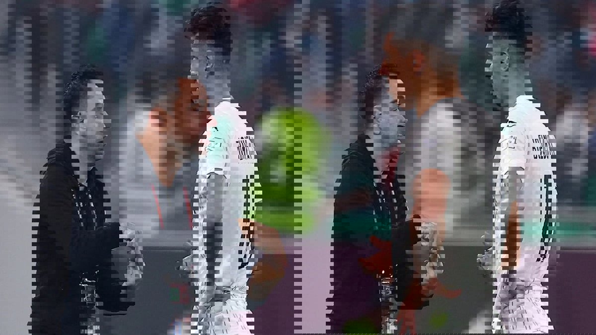 سبورت: تشافي يطلب من برشلونة التعاقد مع بغداد بونجاح في يناير