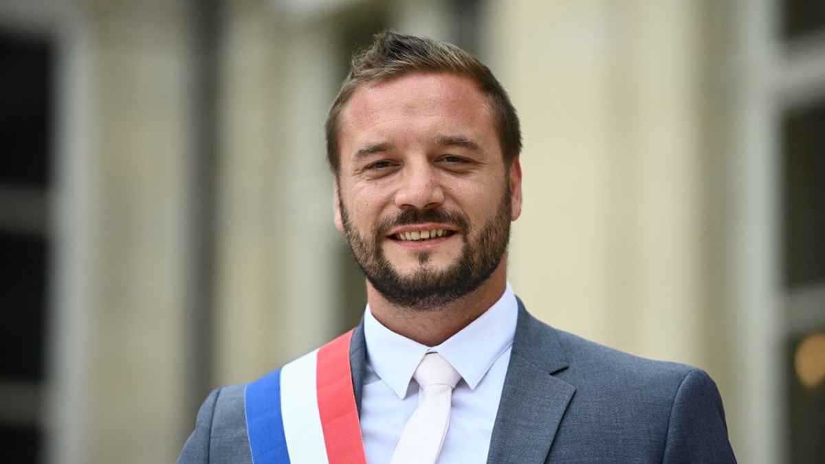 العثور على نائب فرنسي مصاب بجروح قرب مكتبه الانتخابي