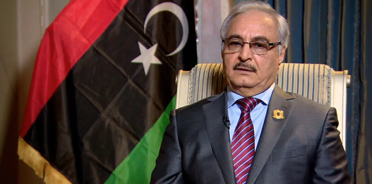 مع قرب تحريرها.. حفتر يعين آمرًا لمنطقة بنغازي العسكرية