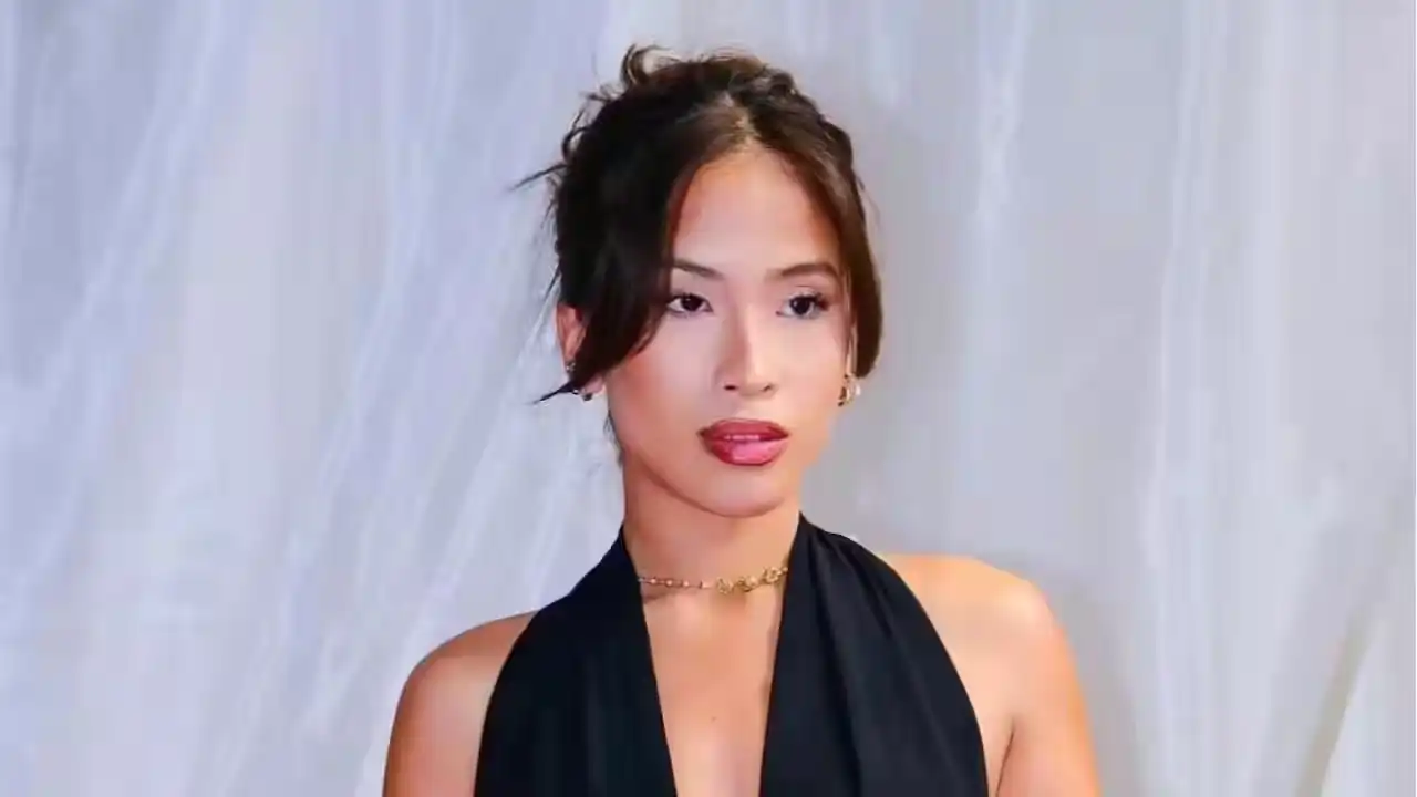 ما سبب وفاة نجمة "تيك توك" إيمان أتينزا عن 19 عاما؟