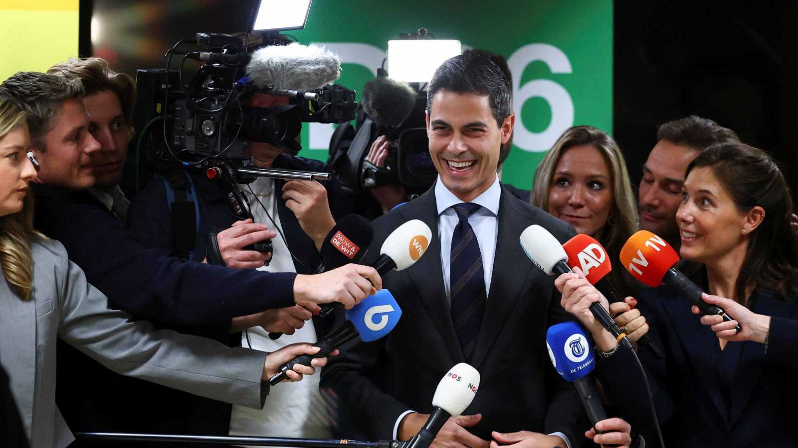 هزّ المشهد السياسي.. من هو روب ييتن أصغر رئيس وزراء محتمل لهولندا؟