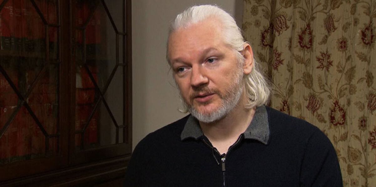 بعد تسريب وثائق كلينتون.. قطع الإنترنت عن مؤسس ويكيليكس