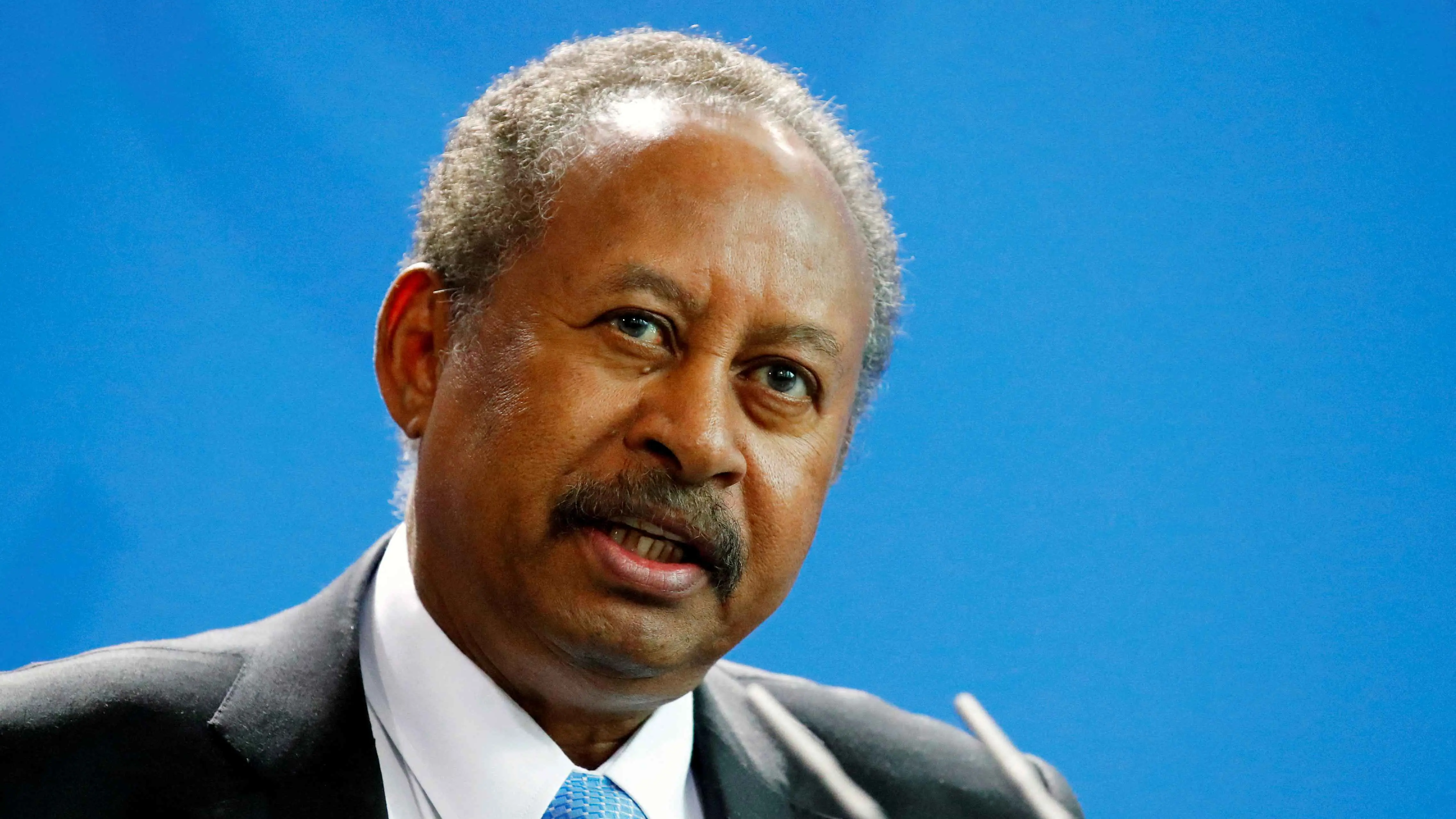 البرهان يجهض "نداء حمدوك" لوقف الحرب في السودان