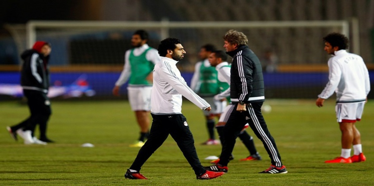 اشتباكات بين لاعبي مصر وغانا قبل مباراتهما بأمم أفريقيا