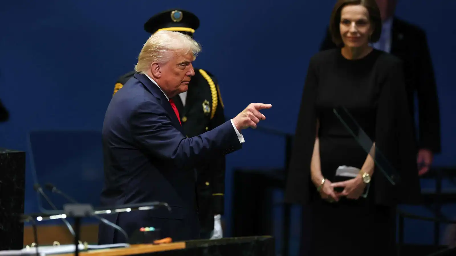 نبرة ترامب المتشددة.. ضغط إعلامي لتحريك المفاوضات مع روسيا