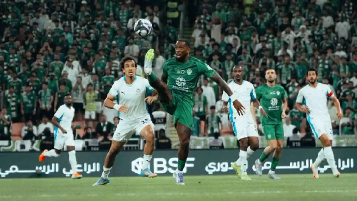 بث مباشر لمباراة الأهلي ضد نيوم في الدوري السعودي
