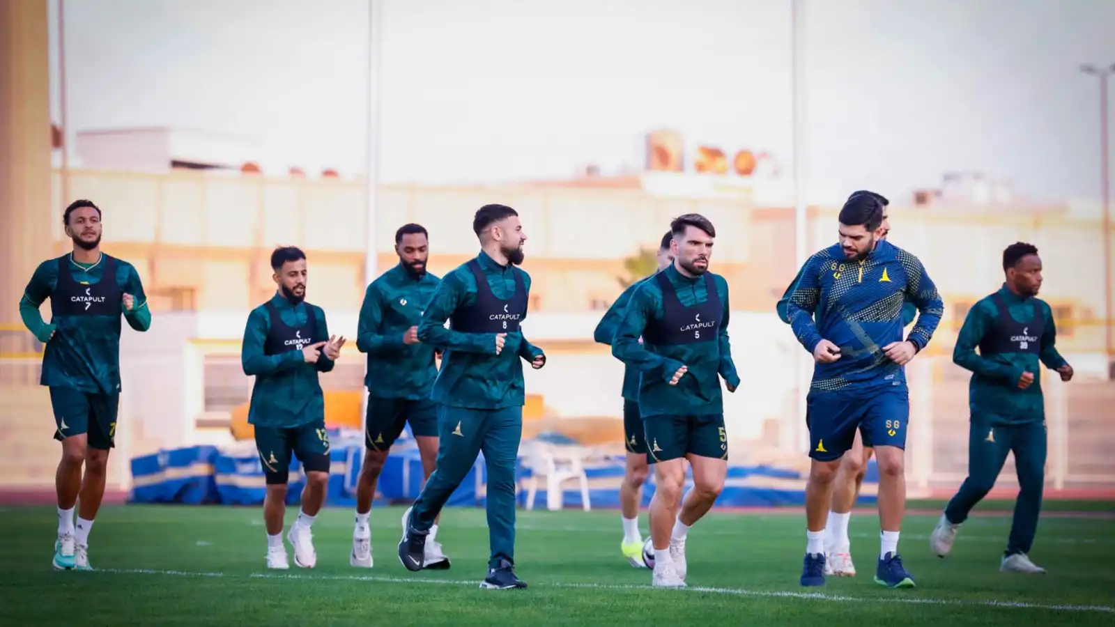 سر غزو جماهير الهلال السعودي لحسابات نجم الخليج