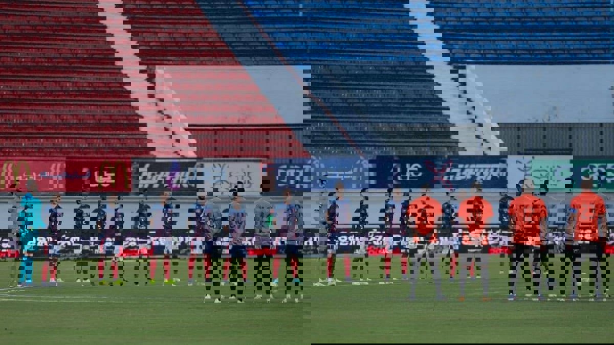 مشادة بين محمد الشناوي وحكم مباراة البنك الأهلي ضد الأهلي (فيديو)‎