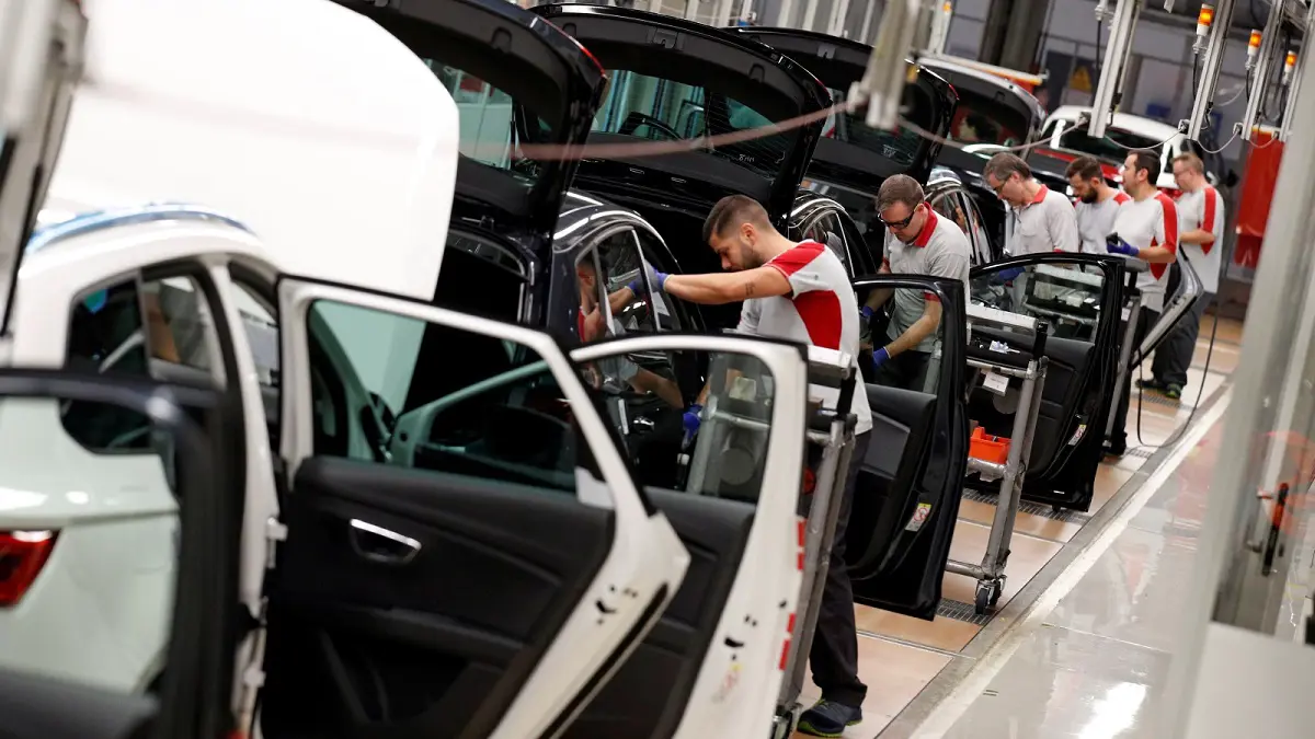 الصين تعلق فرض رسوم إضافية على السيارات الأمريكية