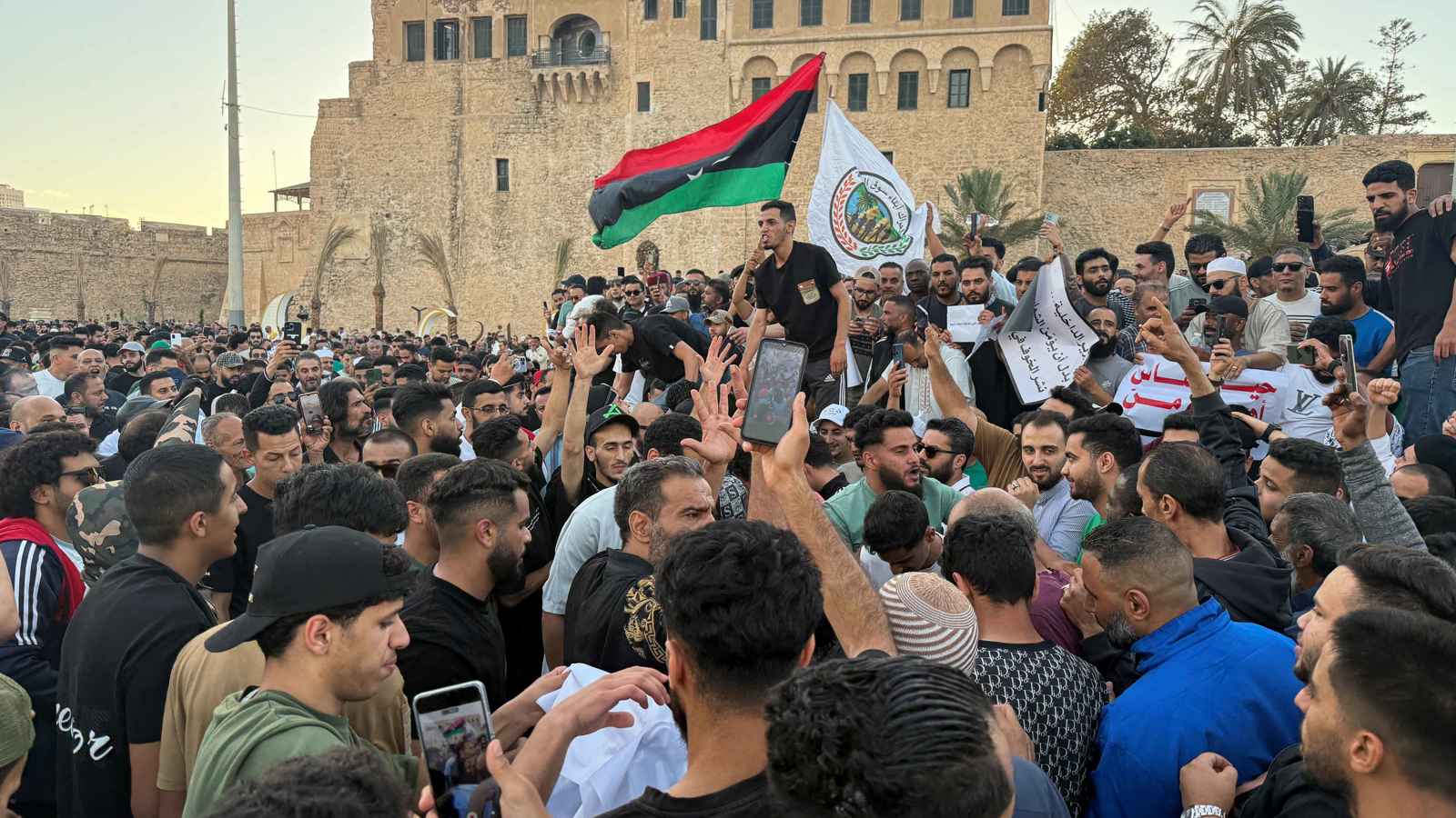 ليبيا.. احتجاجات حاشدة ضد حكومة الدبيبة (فيديو)