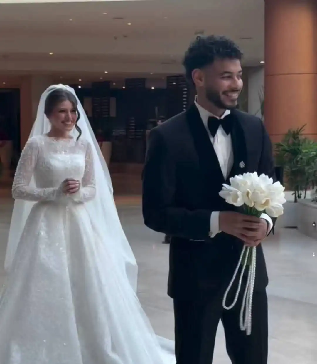 نبيل دونغا لاعب الزمالك وزوجته