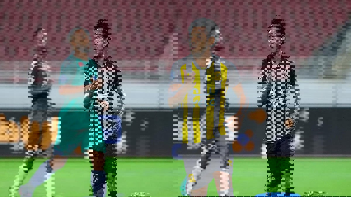 تقرير: إدارة نادي الاتحاد تتوصل لاتفاق مع رومارينيو لتجديد تعاقده