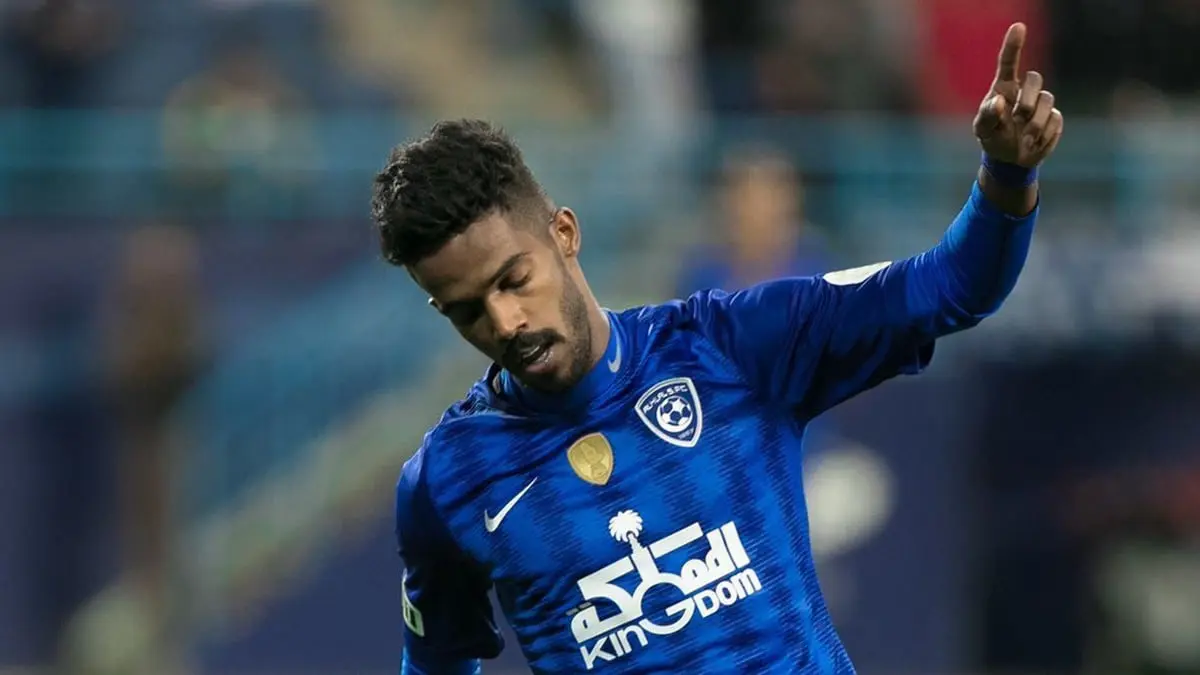 نواف العابد مقابل عبدالله الحمدان.. تقارير عن صفقة تبادلية بين الهلال والشباب