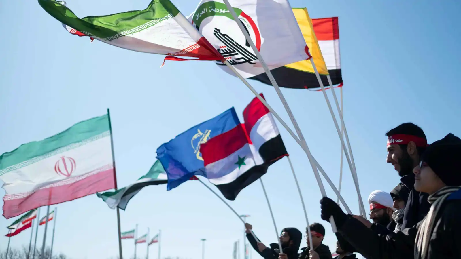 بعد "تهديد ساخن".. إدارة ترامب تستهدف إضعاف أذرع إيران في العراق