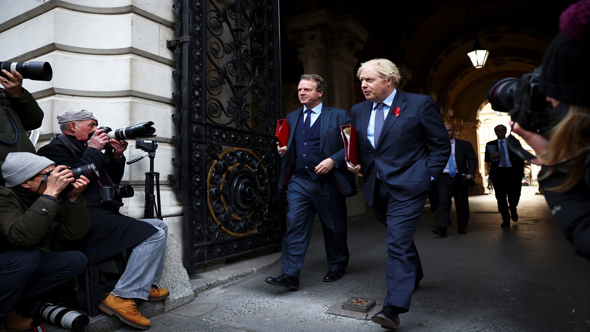 صحف عالمية: أوروبا وبريطانيا تتفقان أخيرا على شروط الطلاق.. وإيران تتأقلم مع العقوبات