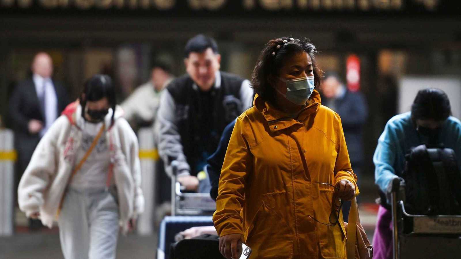 حواجز قانونية وأخلاقية.. هل تنجح خطة فاراج بترحيل المهاجرين؟