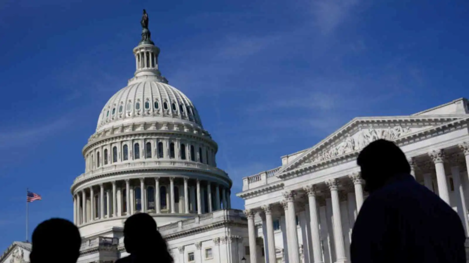 استطلاع: الديمقراطيون أكثر حماساً من الجمهوريين لانتخابات الكونغرس 2026