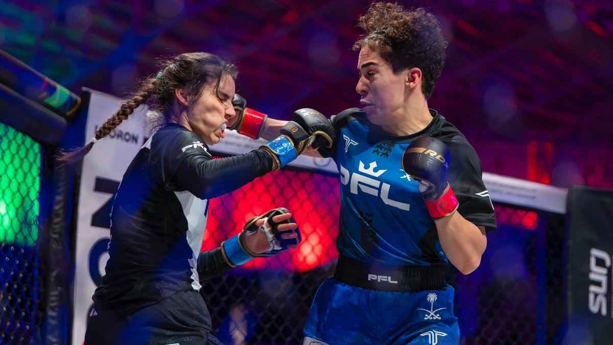 "تضرب وتضحك".. لقطة لافتة لـ"هتان السيف" تكتسح الإنترنت (صور)