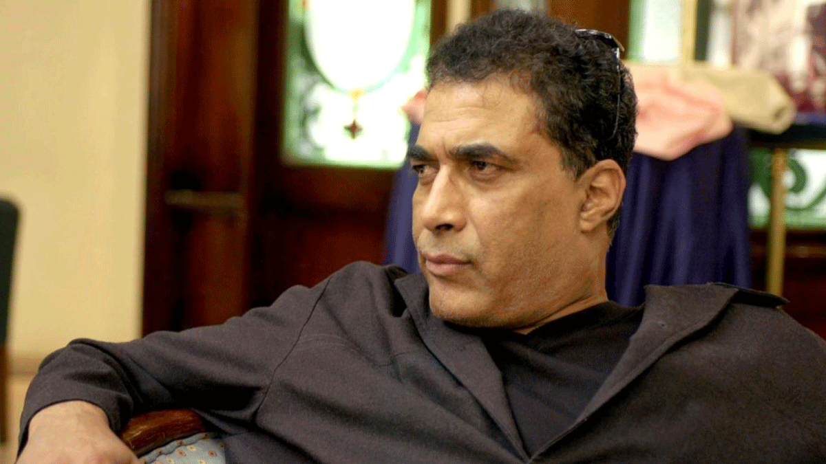 الوكيل القانوني لوريث أحمد زكي يكشف عن عرض قطري وتركي للظفر بمقتنيات الفنان المصري الراحل