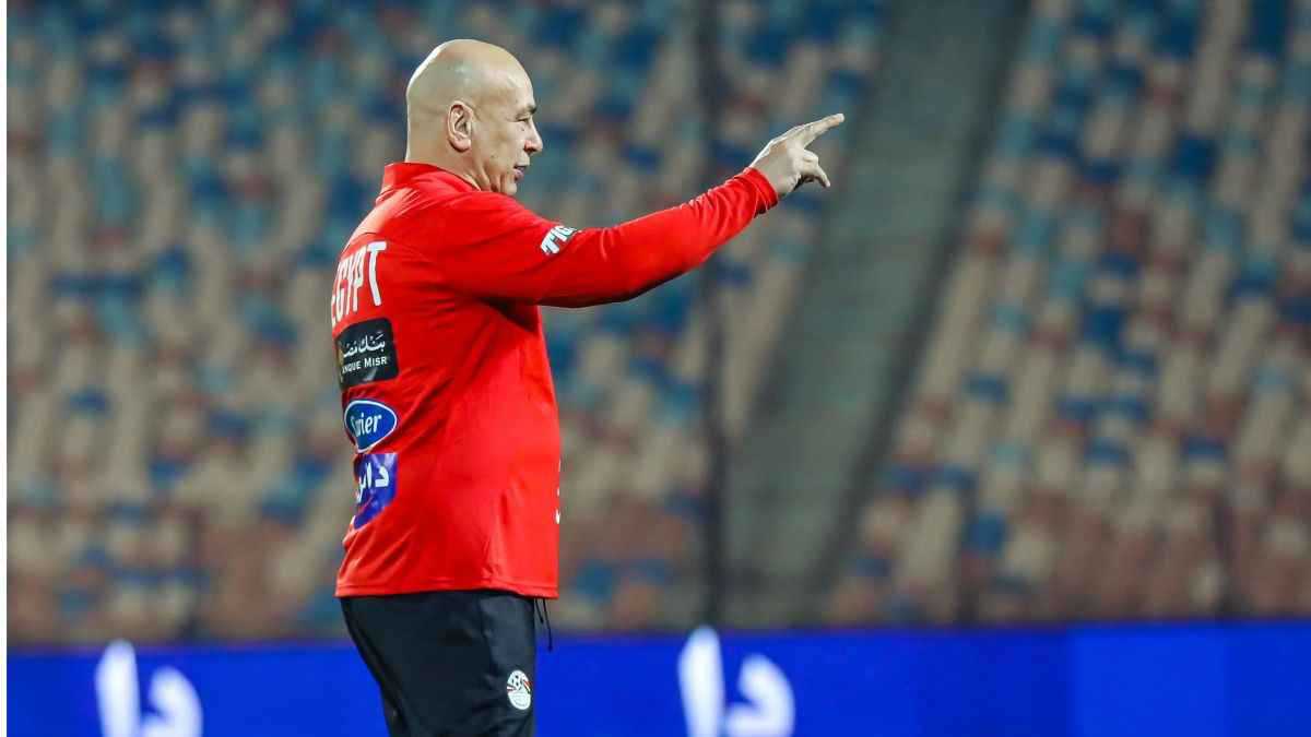 حسام حسن يأمر لاعب منتخب مصر بقص شعره