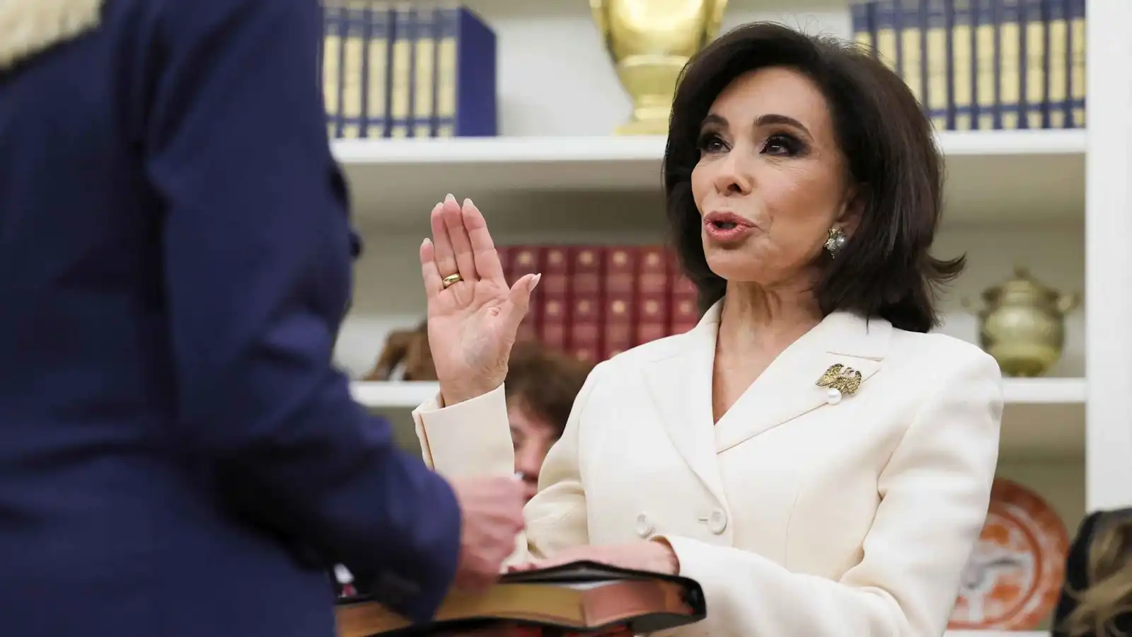 اختيار مقدمة البرامج الشهيرة جانين بيرو لأبرز منصب قضائي في واشنطن