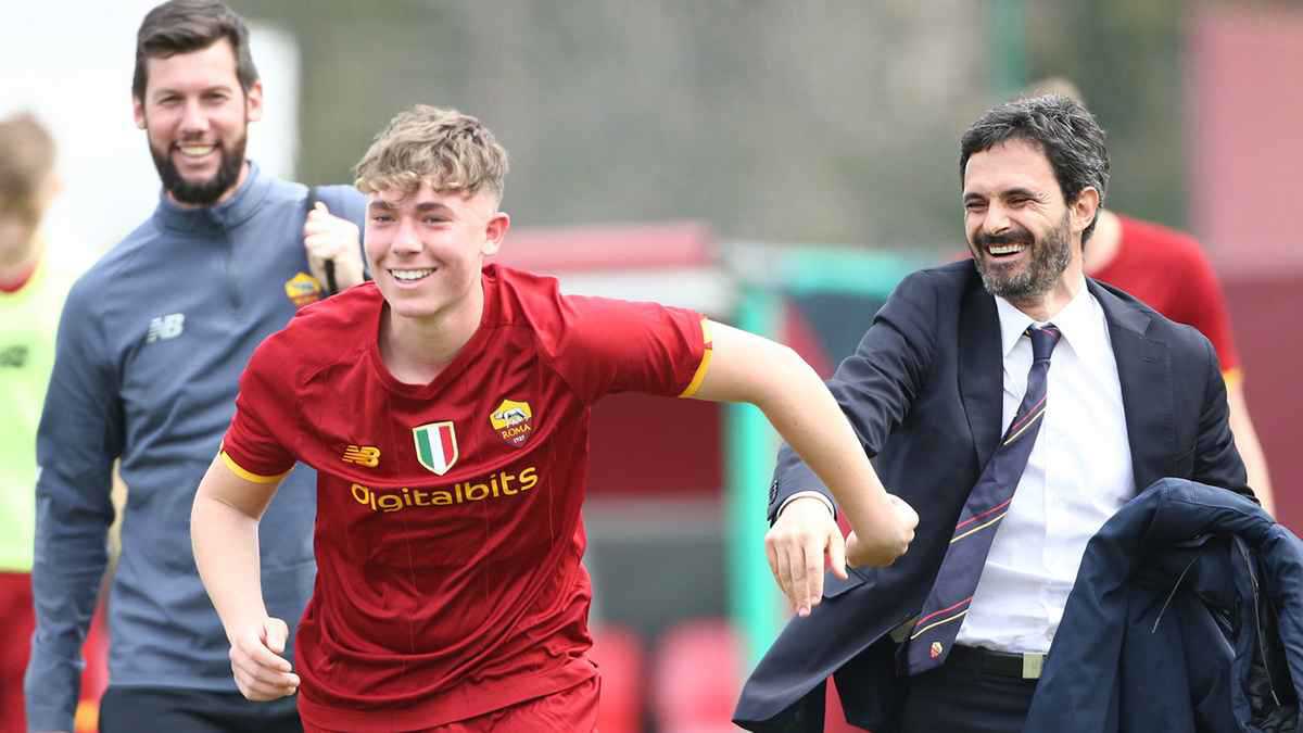 لماذا اعتزل نجل توتي في عمر الـ19 عامًا فقط؟