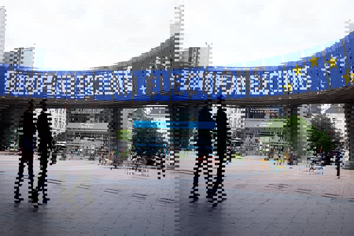 متعطل عن العمل على قائمة "حزب ماكرون" في انتخابات البرلمان الأوروبي