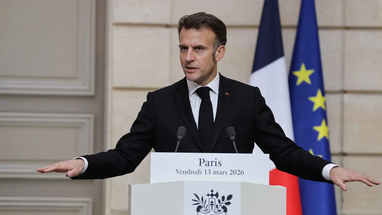 ماكرون: موقف فرنسا في الشرق الأوسط دفاعي