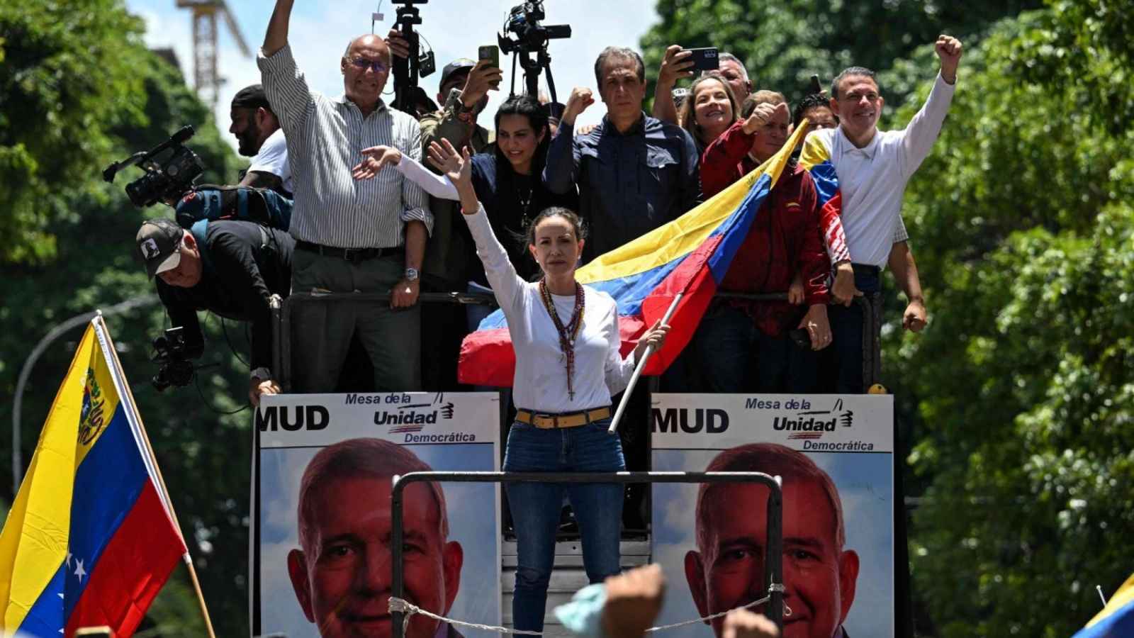 من مخبئها.. زعيمة المعارضة في فنزويلا تدعو للتظاهر ضد مادورو