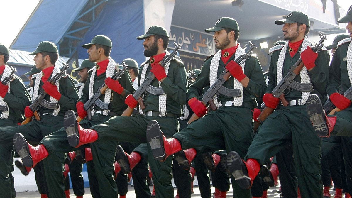 مقتل قائد قوات "الباسيج" في مدينة دارخوين الإيرانية