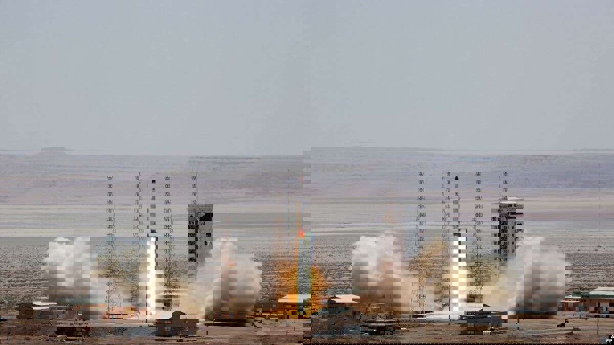 تقرير يفند مزاعم إيران صناعة أقمارها الصناعية