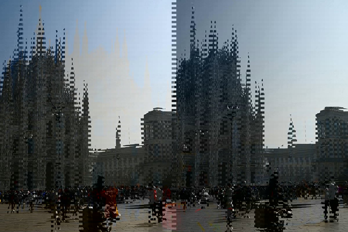 الضباب الدخاني يخنق ميلانو (صور)