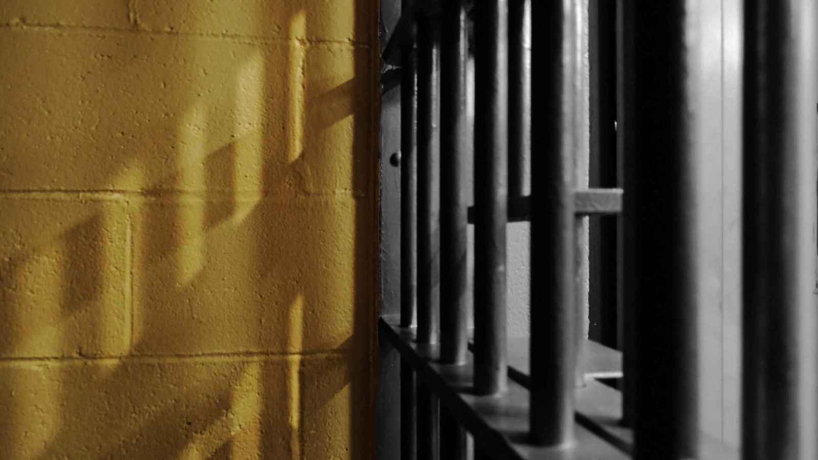 جريمة ابتزاز إلكتروني تنتهي بإحراق سيدة يمنية لزوجها