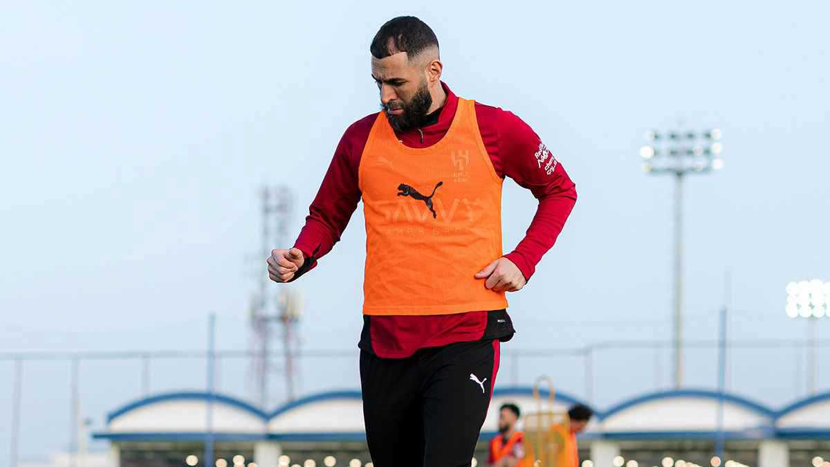 نموذج رونالدو الأبرز.. هل تسرع الهلال السعودي في صفقة بنزيما؟ 