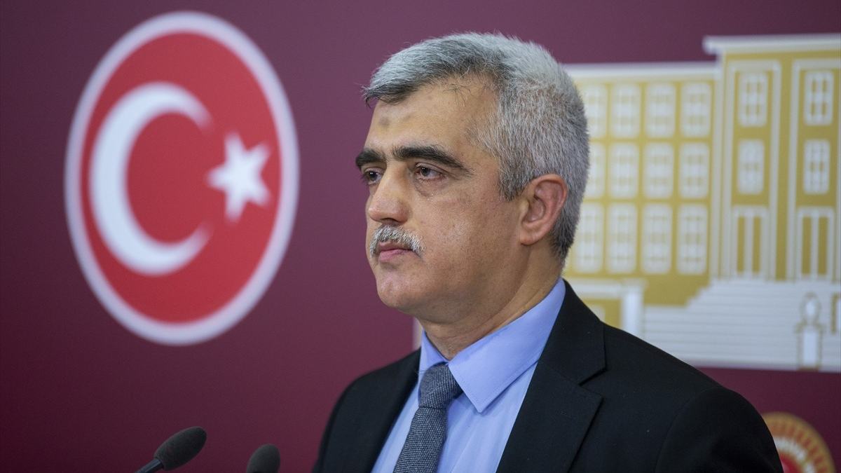 أجرى حوارا مع إرم نيوز.. تركيا تعتقل نائبا بعد اعتصامه داخل البرلمان‎