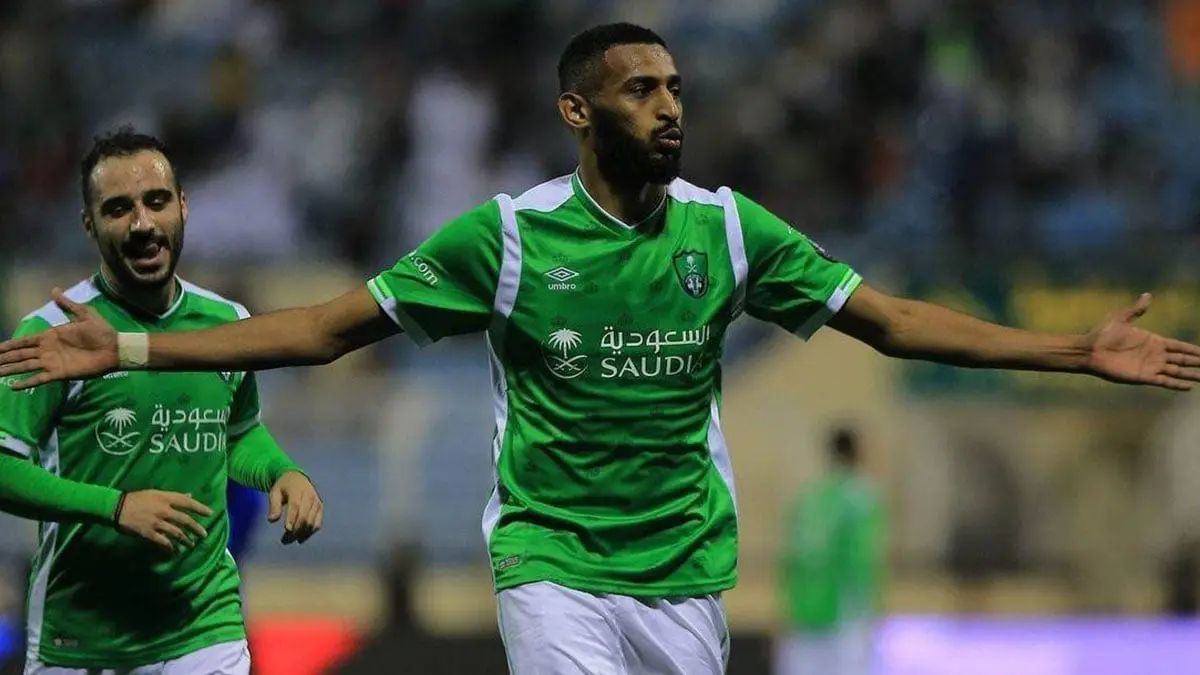 ردود فعل غاضبة بعد حديث مهند عسيري مع هتان باهبري ومطالبات برحيله عن النادي الأهلي السعودي