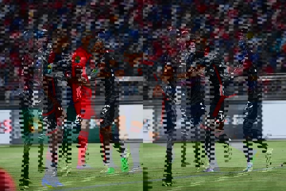 مازيمبي يختار "الموعد الأسوأ" لمواجهة الأهلي 
