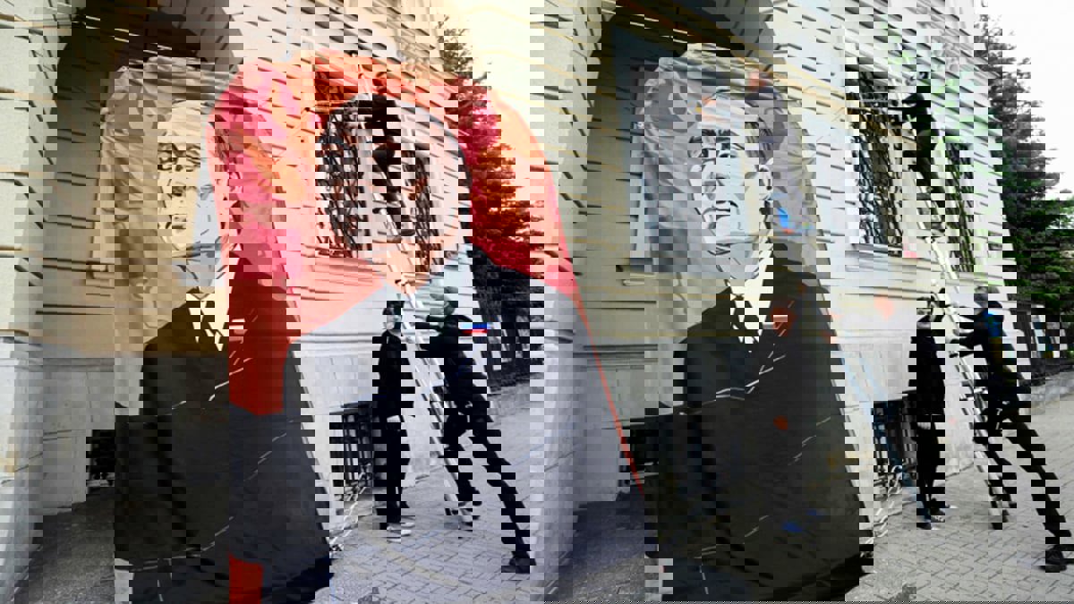 بين فلاديمير بوتين ونيكيتا خروشوف