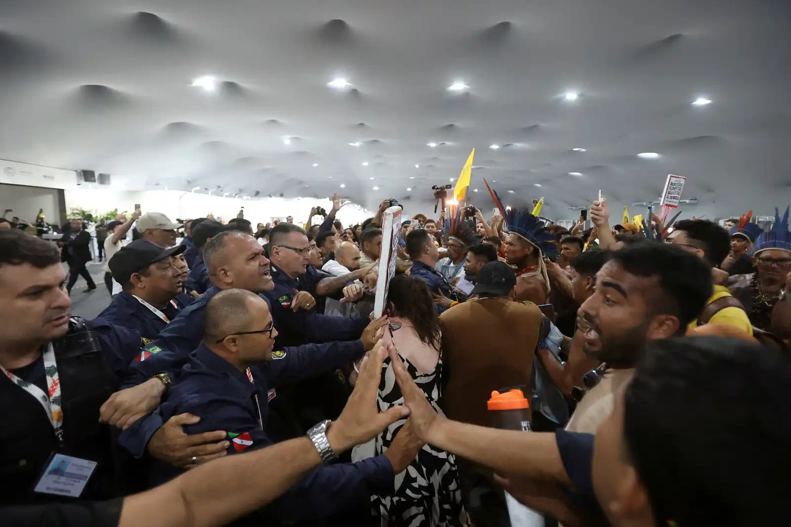 محتجون في كوب30